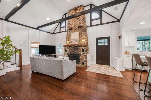 8 Mountainside Dr, Wayne Twp., NJ 07470