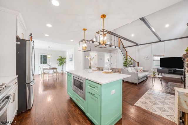 8 Mountainside Dr, Wayne Twp., NJ 07470