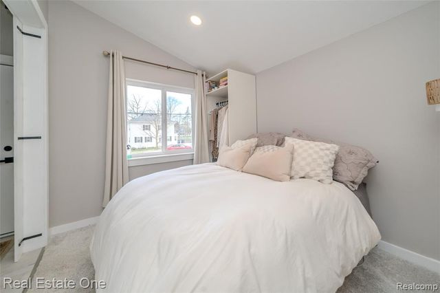 515 S Michigan Avenue, Howell, MI 48843