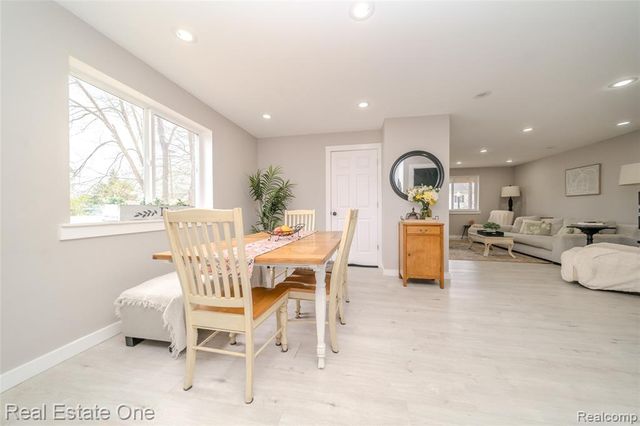 515 S Michigan Avenue, Howell, MI 48843
