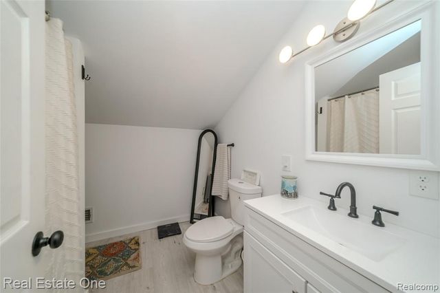515 S Michigan Avenue, Howell, MI 48843