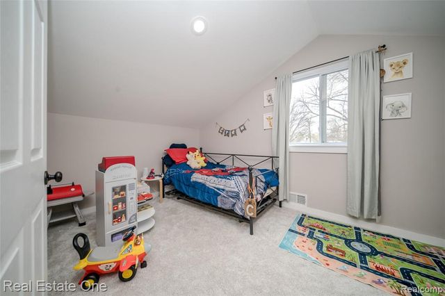 515 S Michigan Avenue, Howell, MI 48843