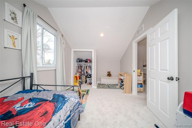 515 S Michigan Avenue, Howell, MI 48843