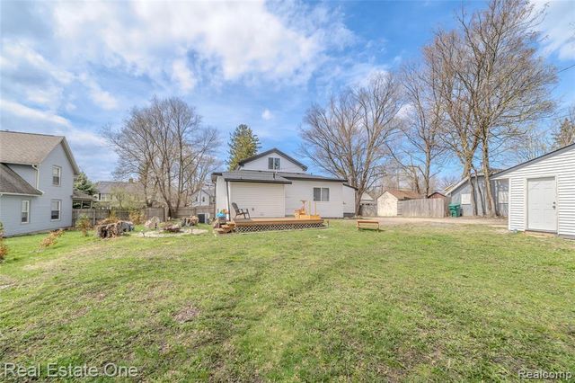 515 S Michigan Avenue, Howell, MI 48843