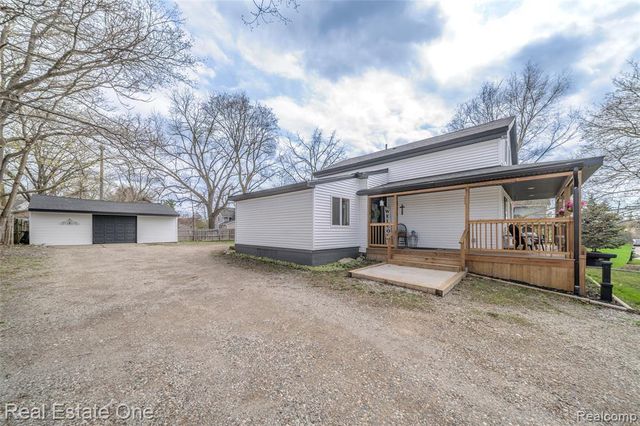 515 S Michigan Avenue, Howell, MI 48843