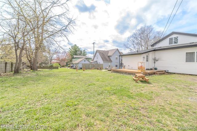 515 S Michigan Avenue, Howell, MI 48843