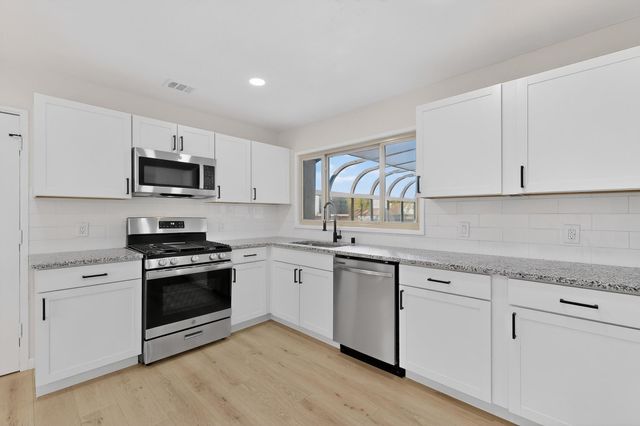 1401 Rhode Island Street NE, Albuquerque, NM 87110