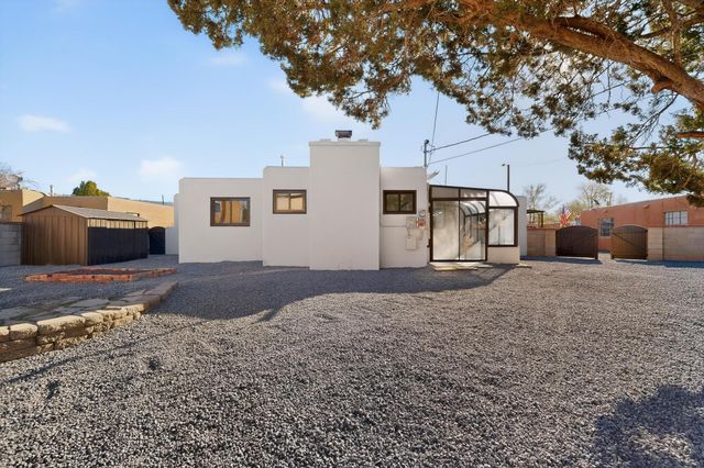 1401 Rhode Island Street NE, Albuquerque, NM 87110