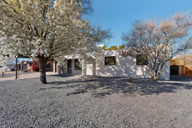 1401 Rhode Island Street NE, Albuquerque, NM 87110