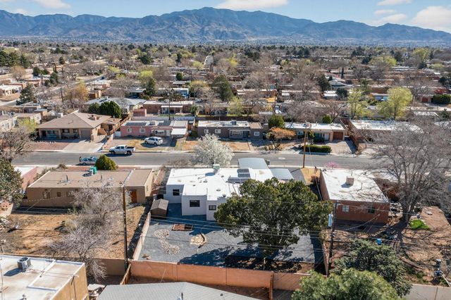 1401 Rhode Island Street NE, Albuquerque, NM 87110