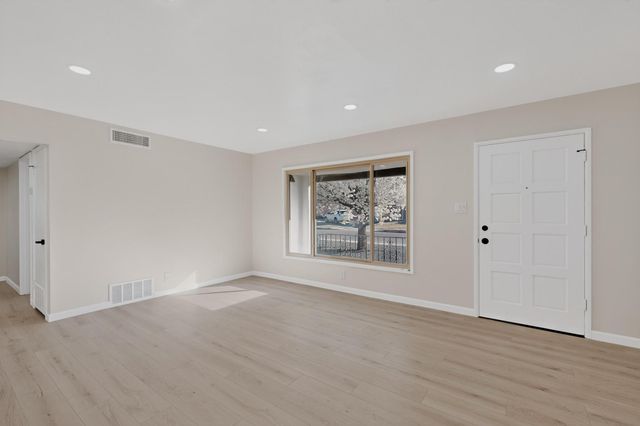 1401 Rhode Island Street NE, Albuquerque, NM 87110