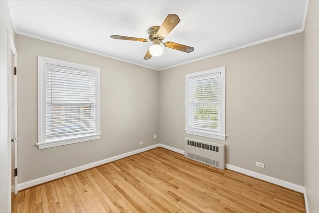 422 S Harvard Avenue, Villa Park, IL 60181