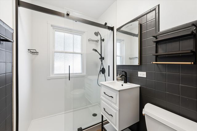 422 S Harvard Avenue, Villa Park, IL 60181