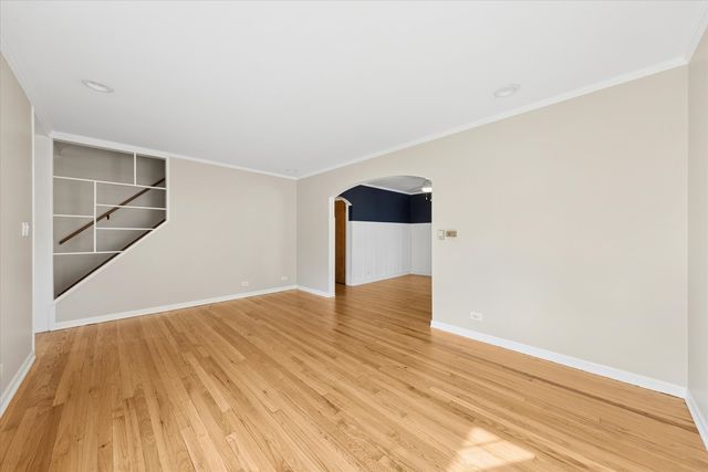 422 S Harvard Avenue, Villa Park, IL 60181