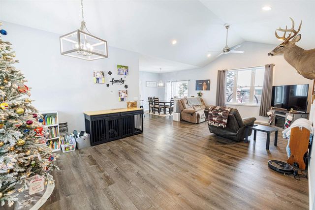 914 Miller Avenue, Janesville, WI 53548