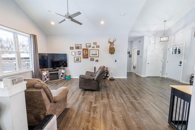 914 Miller Avenue, Janesville, WI 53548