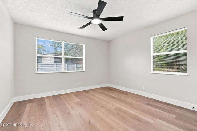 6662 BLACKWOOD Drive, Jacksonville, FL 32277