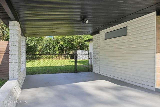 6662 BLACKWOOD Drive, Jacksonville, FL 32277