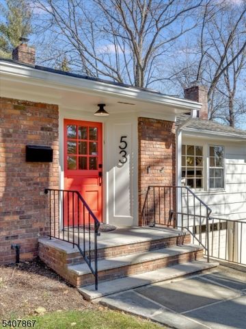 51 Durand Rd, Maplewood Twp., NJ 07040