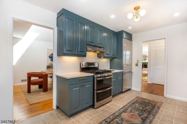 51 Durand Rd, Maplewood Twp., NJ 07040