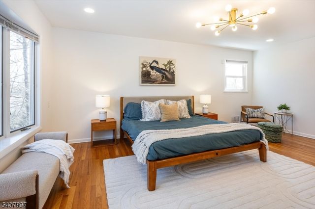 51 Durand Rd, Maplewood Twp., NJ 07040