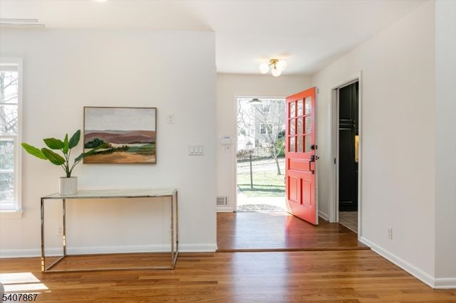 51 Durand Rd, Maplewood Twp., NJ 07040