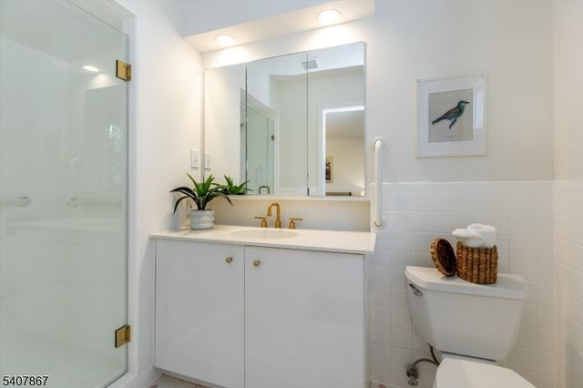 51 Durand Rd, Maplewood Twp., NJ 07040