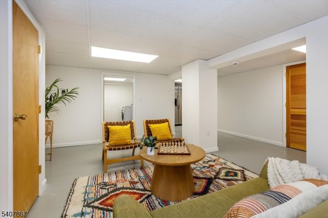 51 Durand Rd, Maplewood Twp., NJ 07040