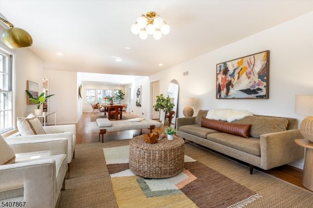 51 Durand Rd, Maplewood Twp., NJ 07040