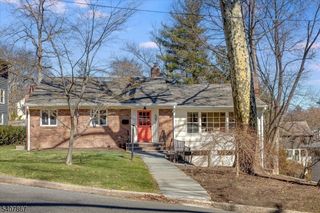 51 Durand Rd, Maplewood Twp., NJ 07040