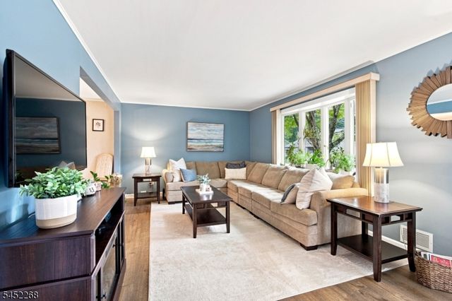 24 Stony Brook Rd, Rockaway Twp., NJ 07866