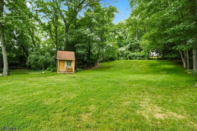 24 Stony Brook Rd, Rockaway Twp., NJ 07866