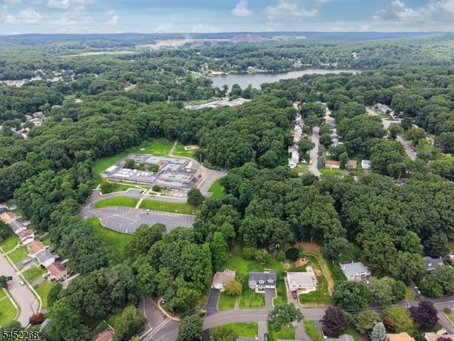24 Stony Brook Rd, Rockaway Twp., NJ 07866