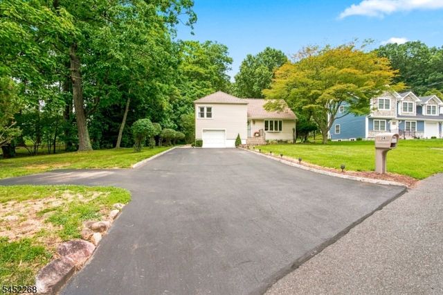24 Stony Brook Rd, Rockaway Twp., NJ 07866