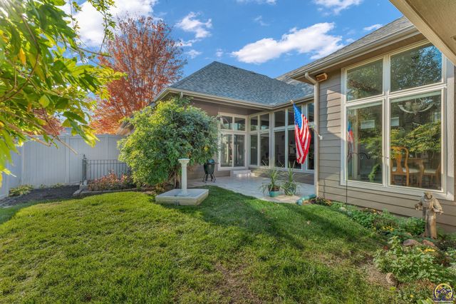 2240 SW Millers Glen DR, Topeka, KS 66614