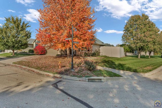 2240 SW Millers Glen DR, Topeka, KS 66614