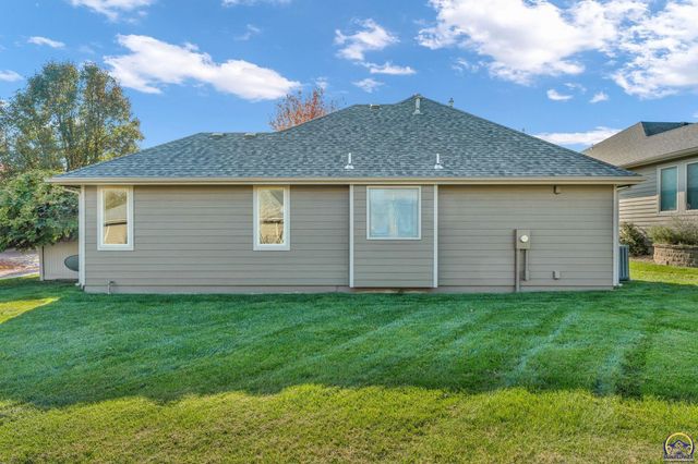 2240 SW Millers Glen DR, Topeka, KS 66614