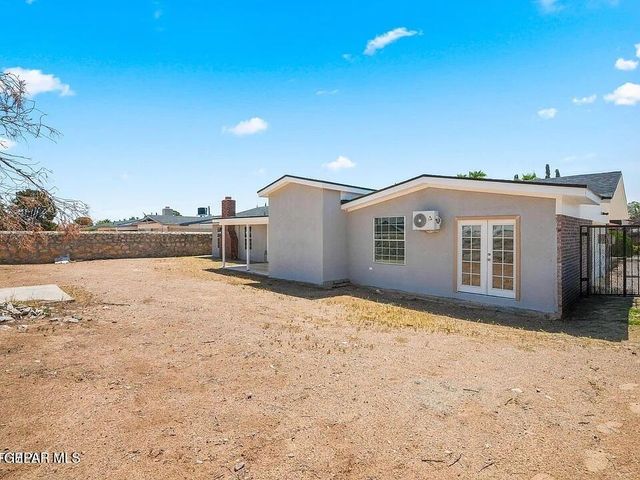 11301 Tom Ulozas Drive, El Paso, TX 79936