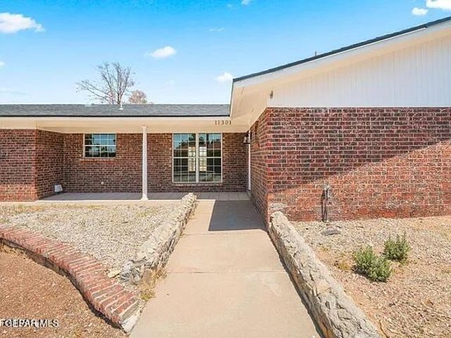 11301 Tom Ulozas Drive, El Paso, TX 79936