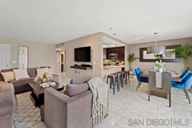 6967 Camino Degrazia, San Diego, CA 92111