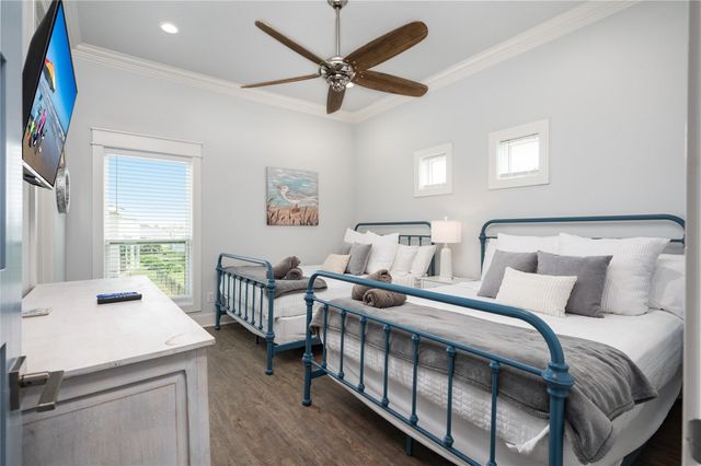 997 S Redfish Street, Crystal Beach, TX 77650