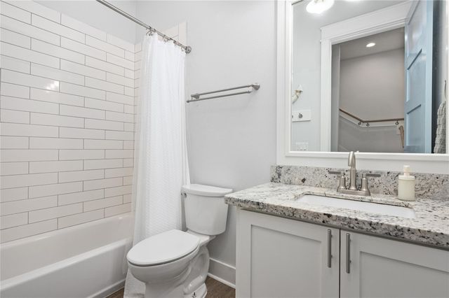 997 S Redfish Street, Crystal Beach, TX 77650
