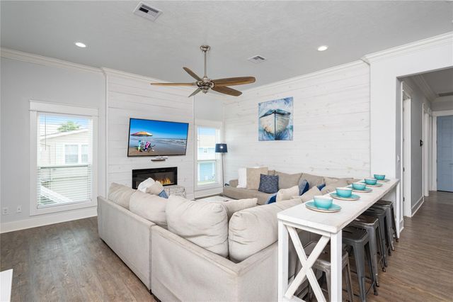 997 S Redfish Street, Crystal Beach, TX 77650