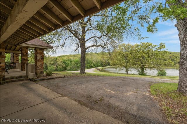415 Bronzewood Lane, Van Buren, AR 72956