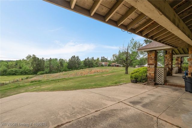 415 Bronzewood Lane, Van Buren, AR 72956