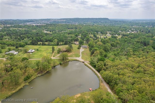 415 Bronzewood Lane, Van Buren, AR 72956