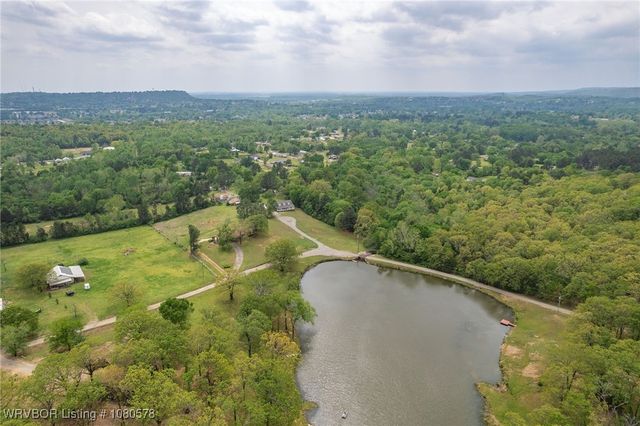 415 Bronzewood Lane, Van Buren, AR 72956