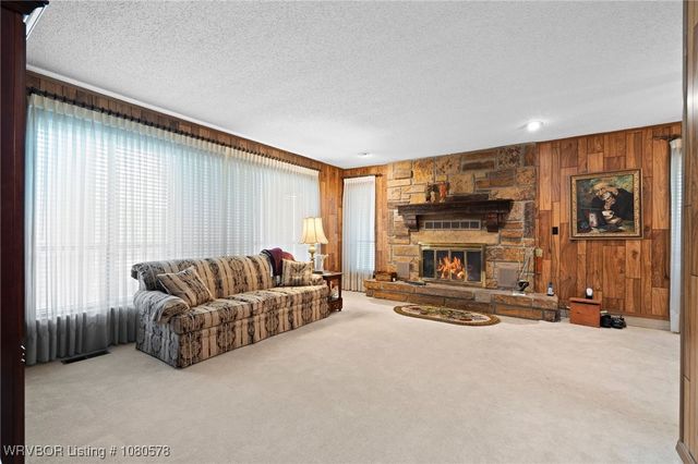 415 Bronzewood Lane, Van Buren, AR 72956
