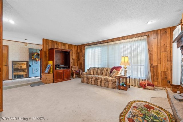 415 Bronzewood Lane, Van Buren, AR 72956