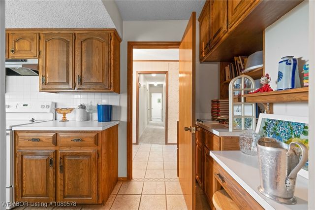 415 Bronzewood Lane, Van Buren, AR 72956